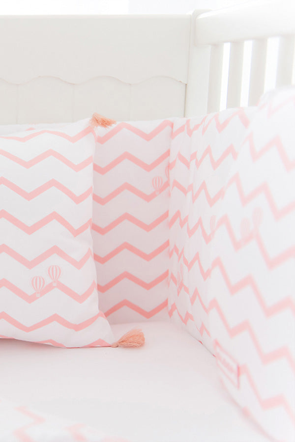 Resguardo de Cama Clássico em Algodão Orgânico Chevron Rosa